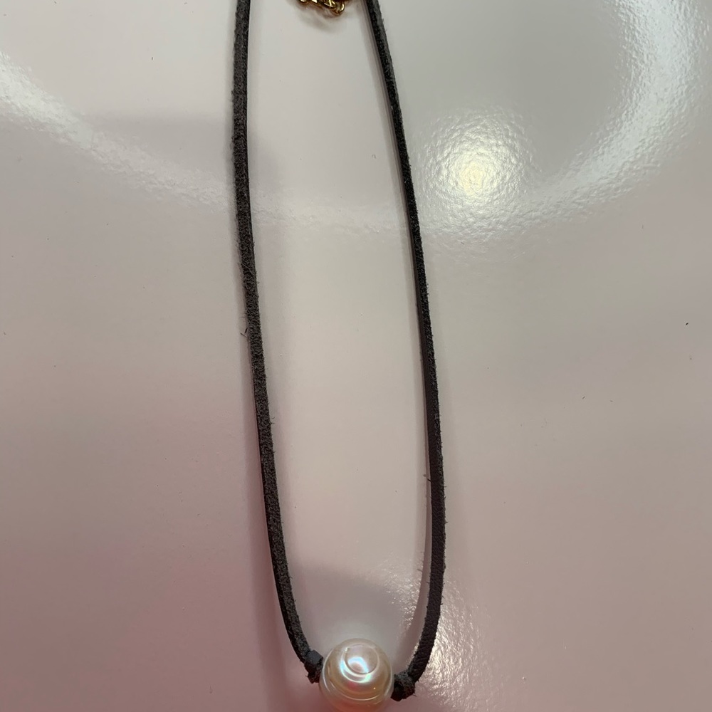 White pearl grey string necklace